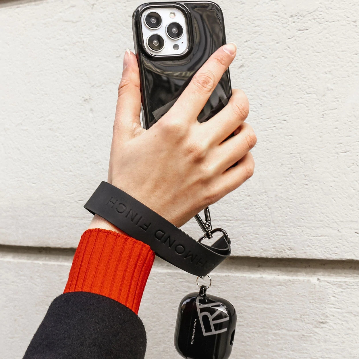 Richmond & Finch Universal Wrist Strap Black