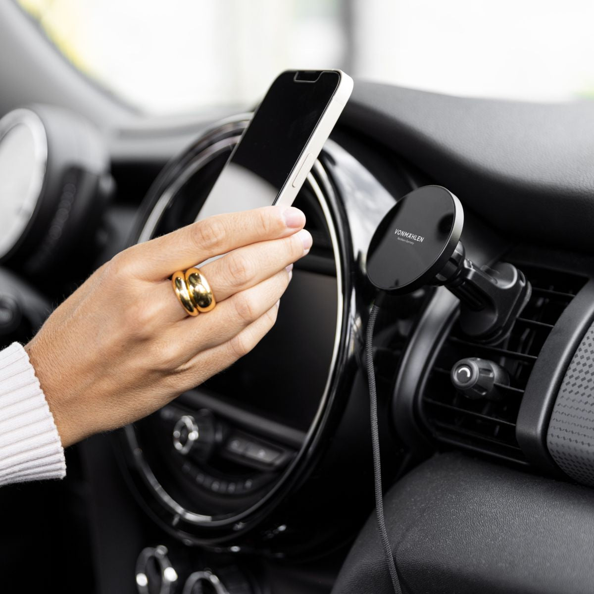Vonmählen Aura Car Magnetic Wireless Charging Pad Black